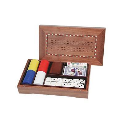Đồng chí Uông Chu Lưu đánh trống khai hội.